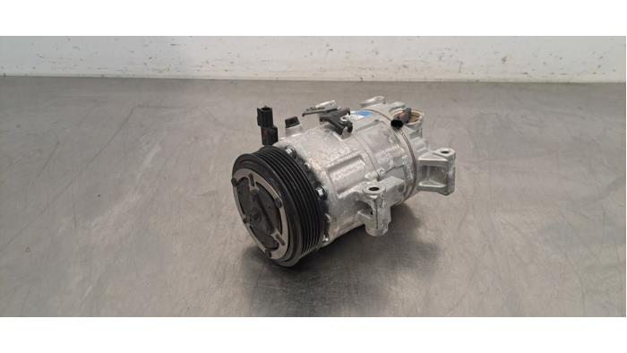Usagé Pompe clim Mazda CX-30 (DM) 2.0 e-SkyActiv-G 122 16V Prix € 199,65 Prix TTC proposé par Autohandel Didier