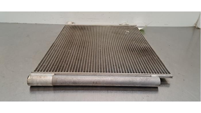 Klima Kondensor van een Nissan Qashqai (J12) 1.3 DIG-T MHEV 16V 2021