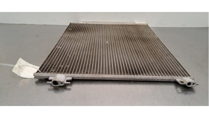Klima Kondensor van een Nissan Qashqai (J12) 1.3 DIG-T MHEV 16V 2021