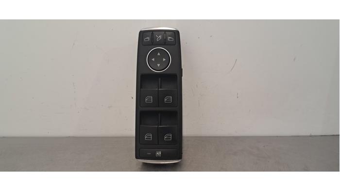 Usados Interruptor combinado de ventanillas Mercedes GLE (W166) 500 e 3.0 V6 24V 4-Matic Precio € 42,35 IVA incluido ofrecido por Autohandel Didier