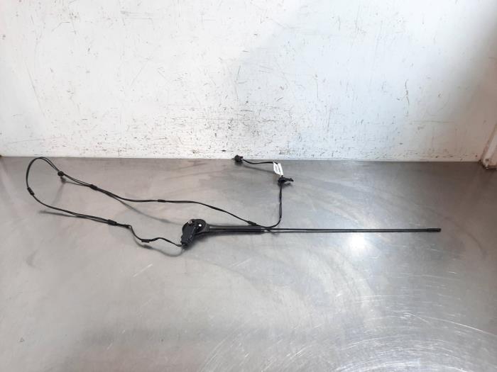 Używane Antena Ford Transit Courier 1.5 TDCi 75 Cena € 24,20 Z VAT oferowane przez Autohandel Didier