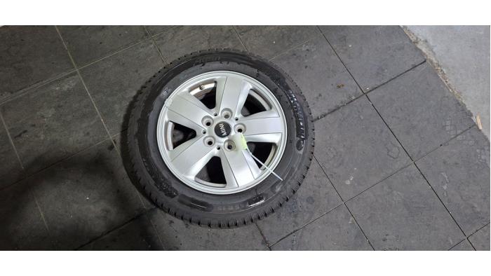 Begagnade Hjul + vinterdäck Mini Mini (F55) 1.5 12V One Pris € 133,10 Inklusive moms erbjuds av Autohandel Didier
