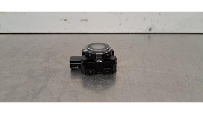 Używane Lampa LED Renault Megane E-Tech (RCB) 60 kWh Cena € 30,25 Z VAT oferowane przez Autohandel Didier