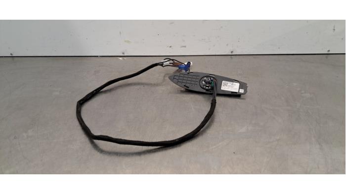 Używane Antena Renault Megane E-Tech (RCB) 60 kWh Cena € 133,10 Z VAT oferowane przez Autohandel Didier