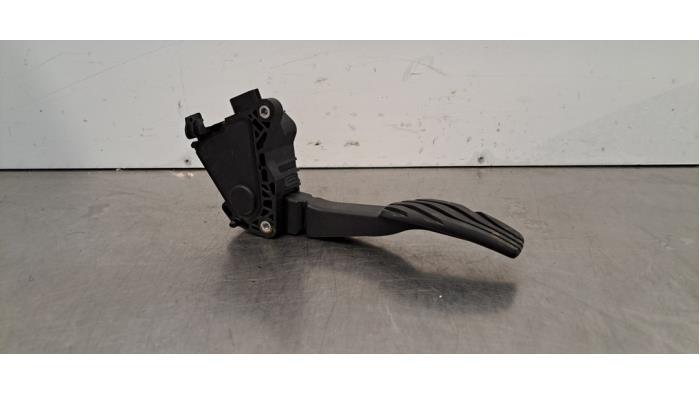 Używane Pedal gazu Renault Megane E-Tech (RCB) 60 kWh Cena € 48,40 Z VAT oferowane przez Autohandel Didier