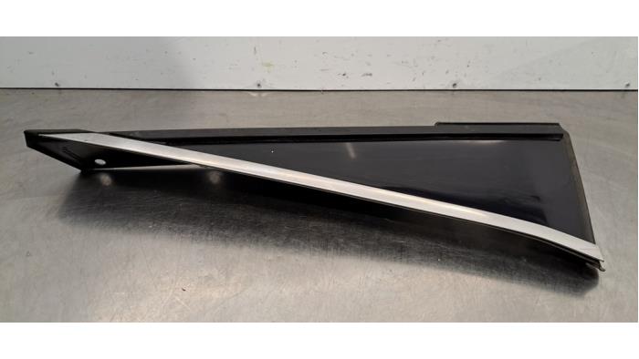 Usados Ventanilla triangular derecha detrás Peugeot 408 Precio € 60,50 IVA incluido ofrecido por Autohandel Didier