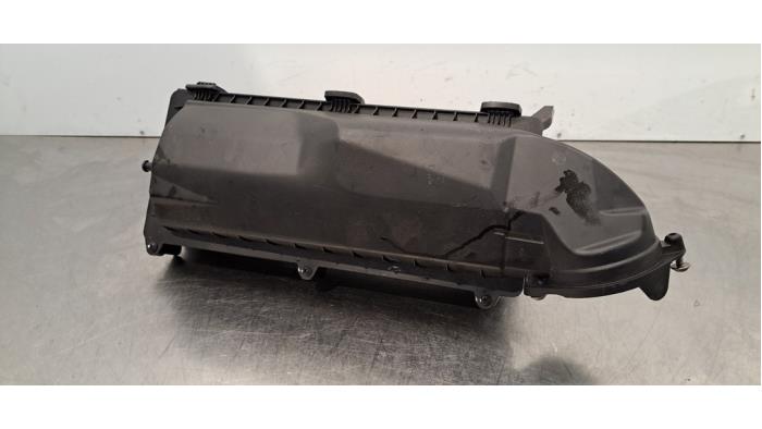 Begagnade Luftfilterhus Peugeot 408 Pris € 60,50 Inklusive moms erbjuds av Autohandel Didier