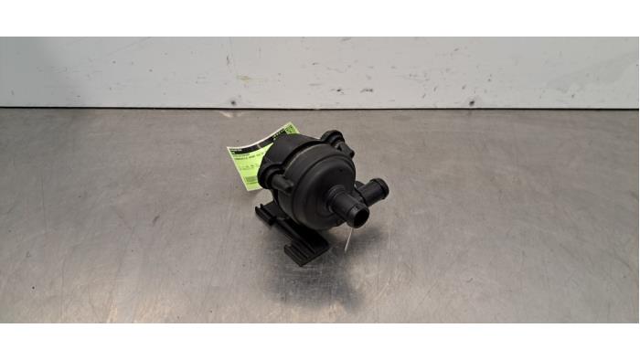Begagnade Extra vattenpump Landrover Range Rover Sport (LW) 3.0 D250 MHEV Pris € 54,45 Inklusive moms erbjuds av Autohandel Didier