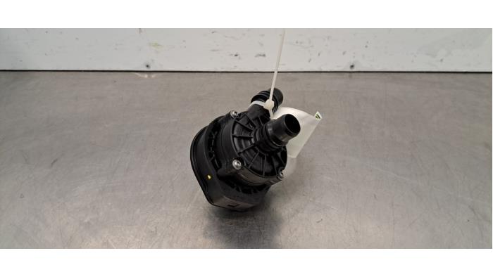 Begagnade Extra vattenpump Peugeot 3008 III e-3008 210 73 kWh Pris € 102,85 Inklusive moms erbjuds av Autohandel Didier