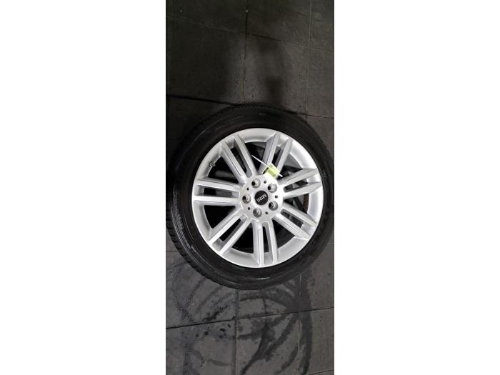 Begagnade Hjul + vinterdäck Mini Countryman (F60) 1.5 TwinPower Turbo 12V Cooper SE ALL4 Pris € 163,35 Inklusive moms erbjuds av Autohandel Didier