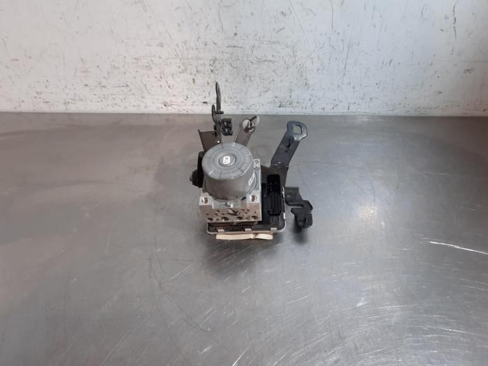 Used ABS pump Renault Megane IV Estate (RFBK) 1.5 Energy dCi 115 Price € 266,20 Inclusive VAT offered by Autohandel Didier