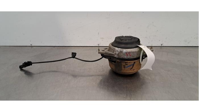 Used Engine mount Mercedes GLE (W166) 300d 2.0 4-Matic Price € 48,40 Inclusive VAT offered by Autohandel Didier