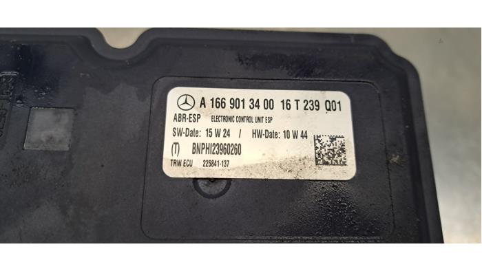 Bloc ABS d'un Mercedes-Benz GLE (W166) 250d 2.0 4-Matic 2021
