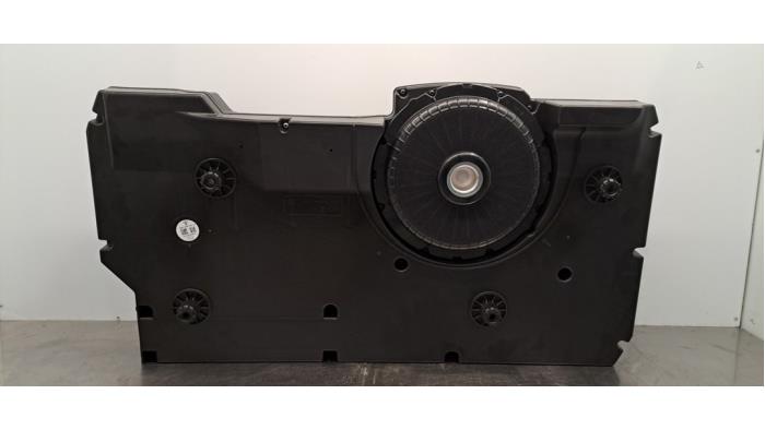 Używane Subwoofer Porsche Macan (XA) Turbo 100 kWh Cena € 532,40 Z VAT oferowane przez Autohandel Didier