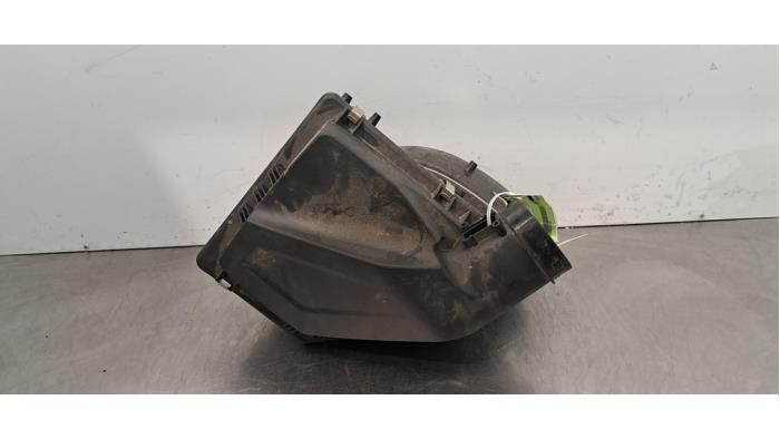 Begagnade Luftfilterhus BMW 3 serie Touring (G21) 318i 2.0 TwinPower Turbo 16V Pris € 108,90 Inklusive moms erbjuds av Autohandel Didier