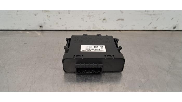 Używane Modul gateway Dacia Sandero III 1.0 SCe 65 12V Cena € 54,45 Z VAT oferowane przez Autohandel Didier
