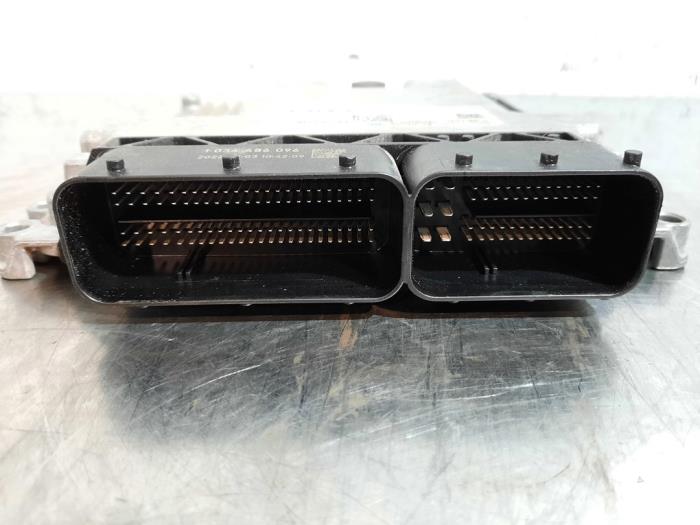 Engine management computer from a Volvo XC40 (XZ) 1.5 T3 Twin Engine 12V 2022