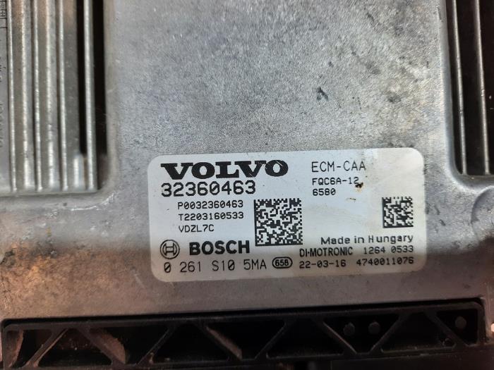 Engine management computer from a Volvo XC40 (XZ) 1.5 T3 Twin Engine 12V 2022