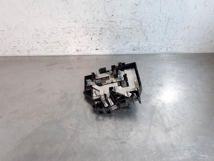Używane Biegun akumulator Volvo XC40 (XZ) 1.5 T3 Twin Engine 12V Cena € 60,50 Z VAT oferowane przez Autohandel Didier
