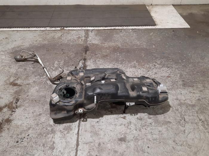 Używane Zbiornik Volvo XC40 (XZ) 1.5 T3 Twin Engine 12V Cena € 199,65 Z VAT oferowane przez Autohandel Didier