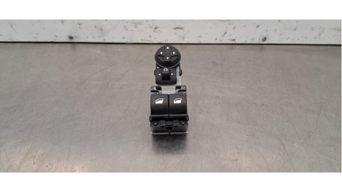 Usados Interruptor combinado de ventanillas Peugeot Expert (V1/VA/VB/VE/VF/VT/VY) 2.0 Blue HDi 145 16V Precio € 60,50 IVA incluido ofrecido por Autohandel Didier