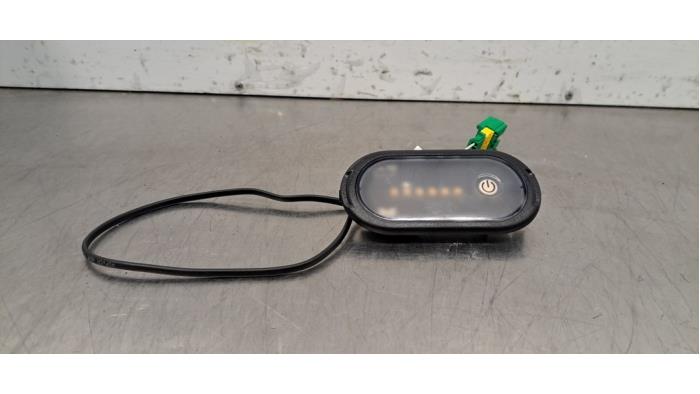 Gebrauchte Lampe Peugeot Expert (V1/VA/VB/VE/VF/VT/VY) 2.0 Blue HDi 145 16V Preis € 36,30 Mit Mehrwertsteuer angeboten von Autohandel Didier