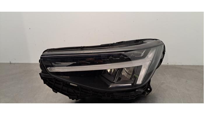 Używane Reflektor lewy Volvo EC40 Single Motor 70 kWh Cena € 1.058,75 Z VAT oferowane przez Autohandel Didier