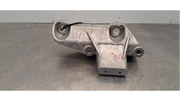 Used Engine mount Volvo EC40 Single Motor 70 kWh Price € 30,25 Inclusive VAT offered by Autohandel Didier