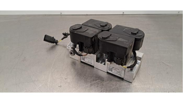 Begagnade Hydraulventilenhet Audi e-tron (GEN) 55 quattro Pris € 133,10 Inklusive moms erbjuds av Autohandel Didier