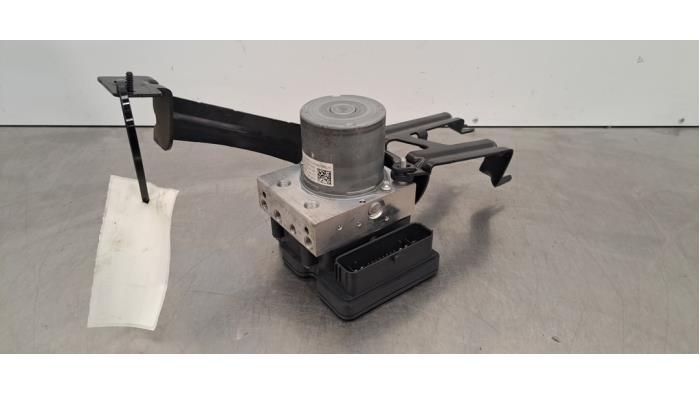 Begagnade ABS-pump Mercedes CLA (118.3) 1.3 CLA-180 Turbo 16V Pris € 163,35 Inklusive moms erbjuds av Autohandel Didier