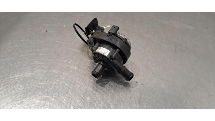 Begagnade Extra vattenpump MG ZS EV Long Range 70 kWh Pris € 60,50 Inklusive moms erbjuds av Autohandel Didier