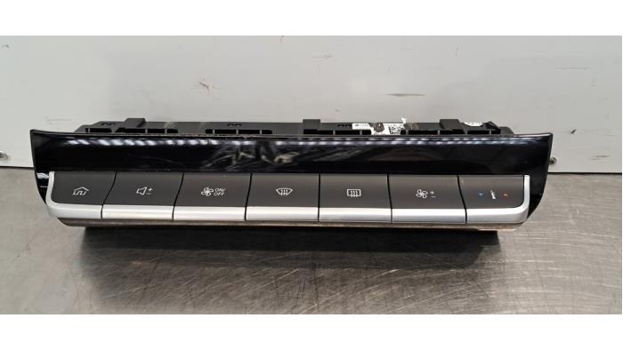 Gebrauchte Klimabedienteil MG ZS EV Long Range 70 kWh Preis € 48,40 Mit Mehrwertsteuer angeboten von Autohandel Didier