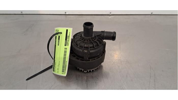 Begagnade Extra vattenpump MG MG4 Electric Comfort, Luxury 64 kWh Pris € 60,50 Inklusive moms erbjuds av Autohandel Didier