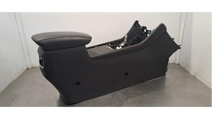 Usagé Console central MG HS/EHS I (AS23) 1.5 EHS T-GDI Hybrid Prix € 163,35 Prix TTC proposé par Autohandel Didier