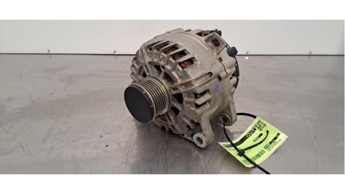 Begagnade Dynamo Opel Movano 2.2 D 180 Pris € 332,75 Inklusive moms erbjuds av Autohandel Didier