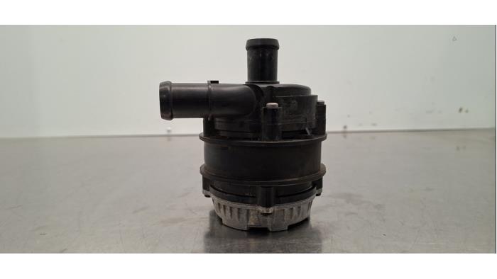 Begagnade Extra vattenpump MG ZS EV Long Range 70 kWh Pris € 60,50 Inklusive moms erbjuds av Autohandel Didier