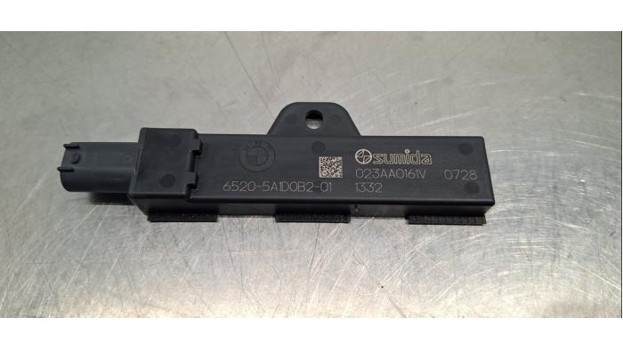 Używane Keyless Entry-Antena BMW X5 (G05) xDrive50e 3.0 24V Cena € 24,20 Z VAT oferowane przez Autohandel Didier