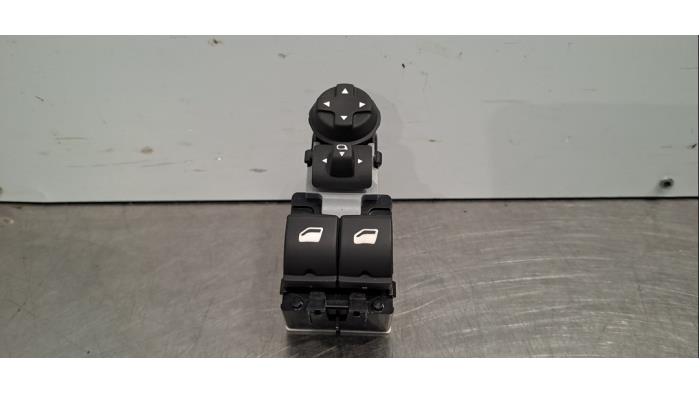 Usados Interruptor combinado de ventanillas Fiat Scudo 2.0 Multijet 145 Precio € 42,35 IVA incluido ofrecido por Autohandel Didier