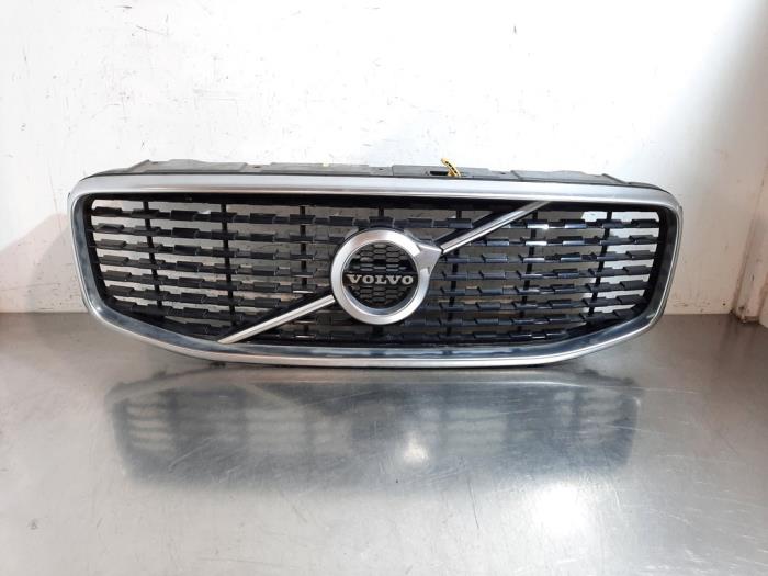 Używane Grill Volvo XC60 II (UZ) Cena € 199,65 Z VAT oferowane przez Autohandel Didier