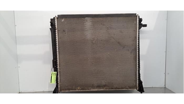 Used Radiator Volkswagen Crafter (SY) 2.0 TDI FWD Price € 133,10 Inclusive VAT offered by Autohandel Didier