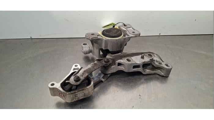 Used Engine mount Mercedes Vito (447.6) 1.7 110 CDI 16V Price € 30,25 Inclusive VAT offered by Autohandel Didier