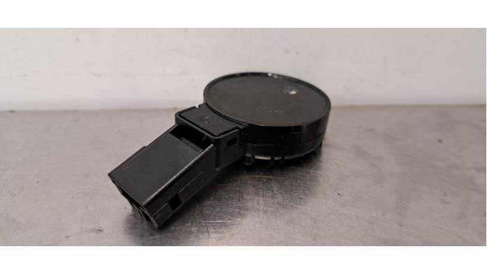 Begagnade Regnsensor Peugeot 308 (L3/L8/LB/LH/LP) 1.5 BlueHDi 130 Pris € 30,25 Inklusive moms erbjuds av Autohandel Didier