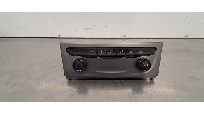 Usagé Commande chauffage Opel Astra K 1.6 CDTI 110 16V Prix € 48,40 Prix TTC proposé par Autohandel Didier