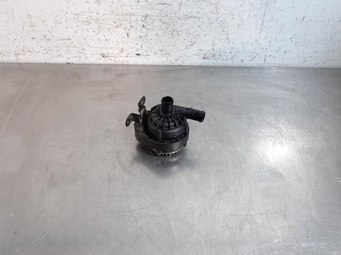 Begagnade Extra vattenpump MG MG4 Electric Comfort, Luxury 64 kWh Pris € 60,50 Inklusive moms erbjuds av Autohandel Didier
