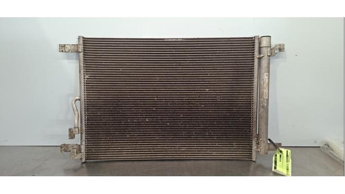 Usagé Condenseur de climatisation Volkswagen Golf VIII (CD1) 1.5 eTSI 16V Prix € 133,10 Prix TTC proposé par Autohandel Didier