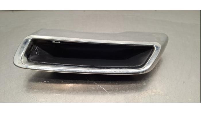 Begagnade Diffuser, bakre stötfångare Citroen C5 Aircross I (A4/AC/AJ/AR) 1.6 Hybrid 225 16V Pris € 60,50 Inklusive moms erbjuds av Autohandel Didier