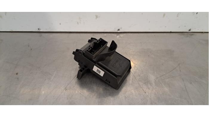 Używane Modul gateway Ford Transit Custom 2.0 TDCi 16V Eco Blue 130 Cena € 36,30 Z VAT oferowane przez Autohandel Didier