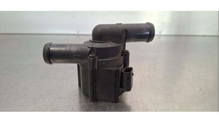 Begagnade Extra vattenpump Landrover Defender II 110 2.0 16V P300 Pris € 60,50 Inklusive moms erbjuds av Autohandel Didier