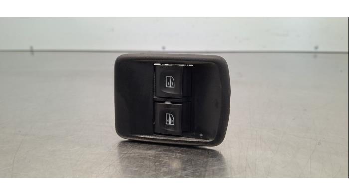 Usados Interruptor combinado de ventanillas Fiat Talento 2.0 EcoJet BiTurbo 145 Precio € 24,20 IVA incluido ofrecido por Autohandel Didier