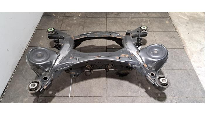 Usados Subchasis Landrover Defender II 110 2.0 16V P300 Precio € 665,50 IVA incluido ofrecido por Autohandel Didier